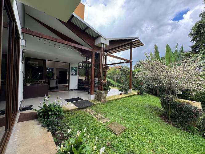Venta de casa espectacular rodeado de verde - Imagen 18