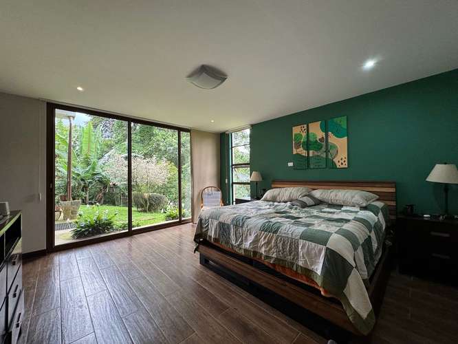 Venta de casa espectacular rodeado de verde - Imagen 8