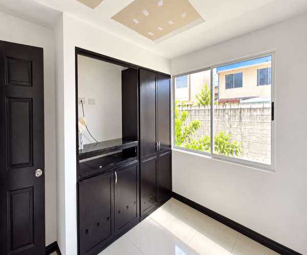 Venta de casa Remate Bancario en Condominio - Imagen 3