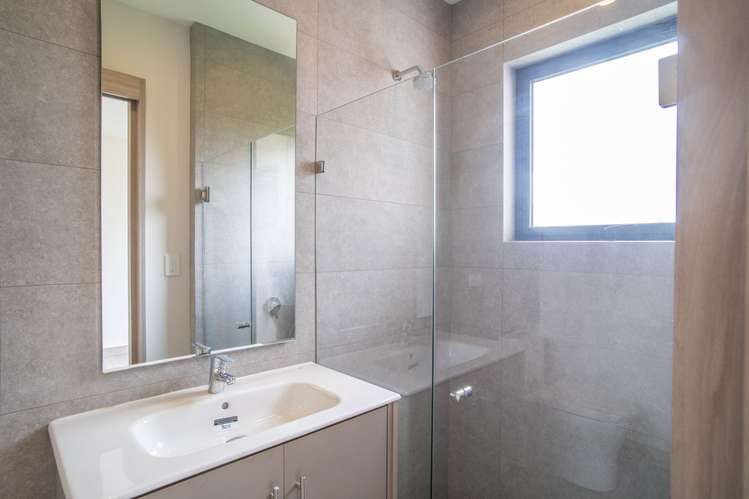 Alquiler con Opción a Compra de casa nueva en Condominio con jardin - Imagen 13