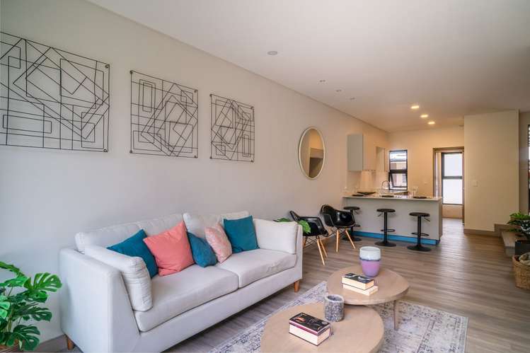 Alquiler con Opción a Compra de casa nueva en Condominio con jardin