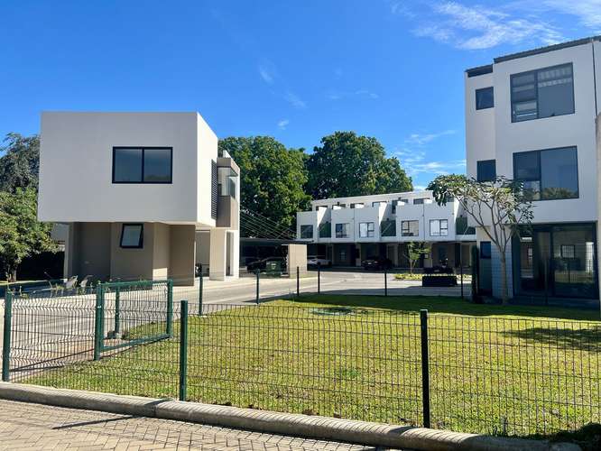 Alquiler con Opción a Compra de casa nueva en Condominio con jardin - Imagen 7
