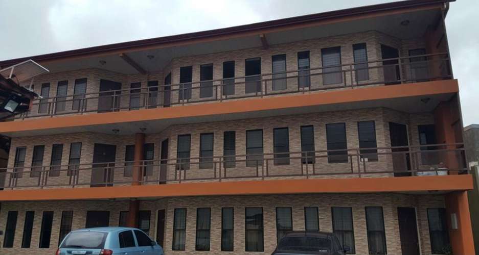 SE ALQUILA APARTAMENTO CÉNTRICO Y SEGURO 