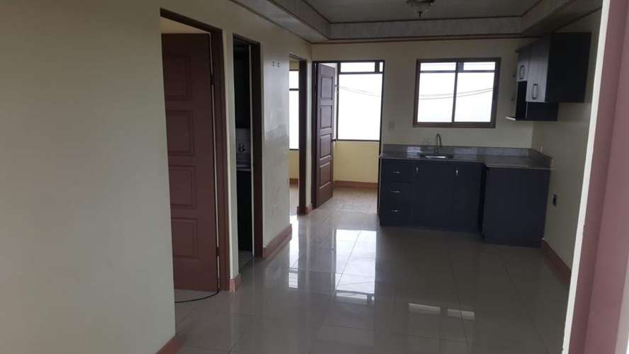 SE ALQUILA APARTAMENTO CÉNTRICO Y SEGURO  - Imagen 2