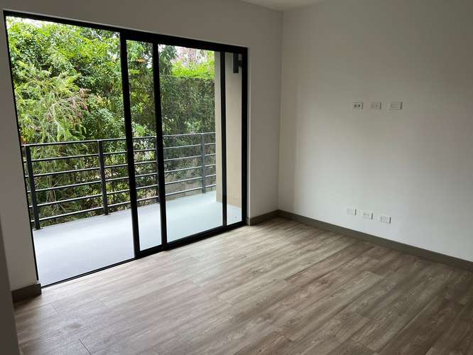 Apartamento moderno de 2 habitaciones con vista panorámica en Brasil de Mora - Imagen 4