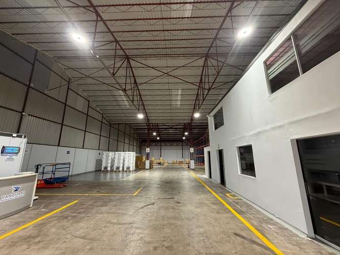 Bodega de 720 m² en San José, Colima de Tibás: ideal para uso comercial e industrial liviano - Imagen 2