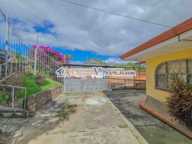 LAURELES ESCAZU! PROPIEDAD PARA REMODELAR CON 1.436 M2 DE TERRENO - Imagen 18