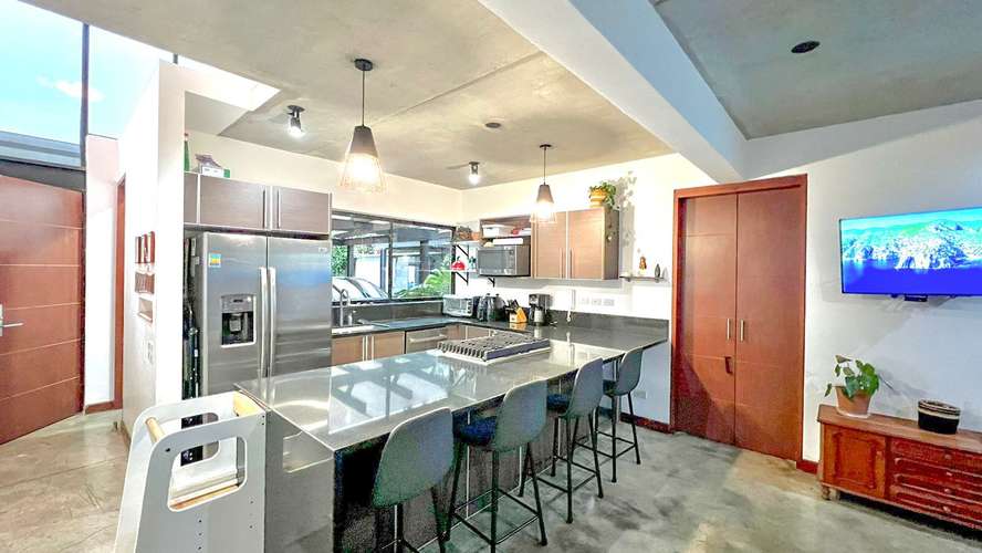 CONDO ESTILO LOFT CON TERRAZAS Y VISTA EN SANTA ANA PIEDADES - Imagen 17