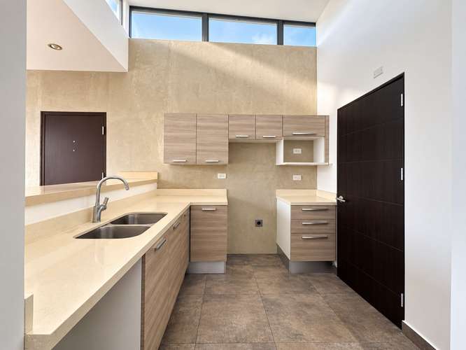 Apartamento amplio en condominio de Escazú Guachipelin  - Imagen 2