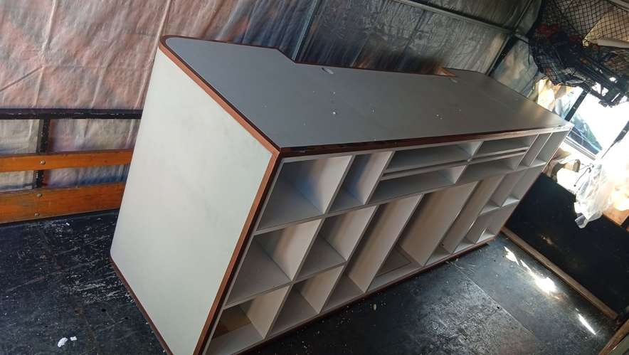 Se vende mueble para recepción 