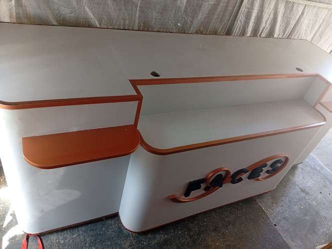 Se vende mueble para recepción 