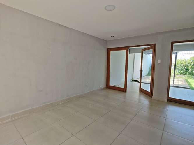  Alquiler de Casa independiente| 3 habitaciones | Oficina privada | Terraza y parqueo para 3 vehículos. - Imagen 4