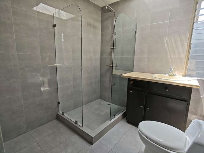  Alquiler de Casa independiente| 3 habitaciones | Oficina privada | Terraza y parqueo para 3 vehículos. - Imagen 12