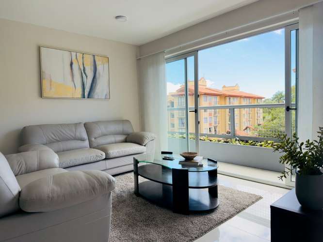 Apartamento amueblado en torre de la Uruca 