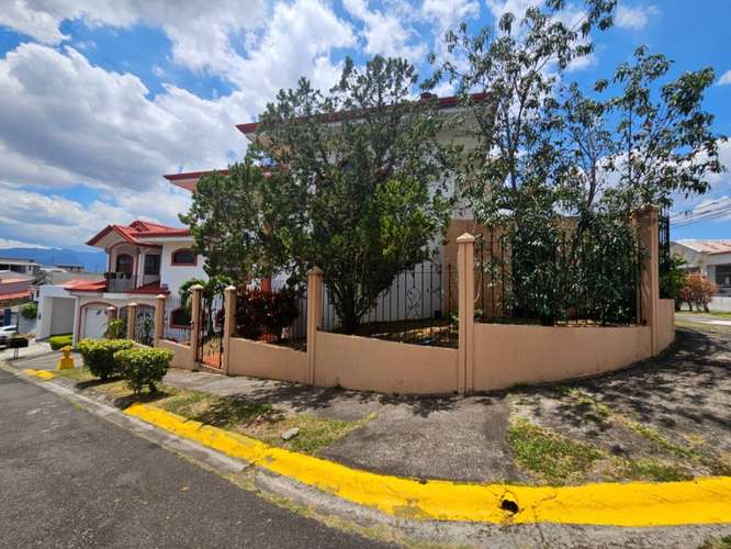 Venta de casa grande en residencial, esquinera y segura  en San Pablo de Heredia # 270A - Imagen 16