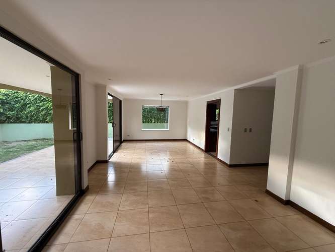 ALMERIA, linda-amplia 260 m2, L. Blanca, 3 hab, A/C, 2.5 baños, terraza, patio, sala TV, amenidades. - Imagen 6