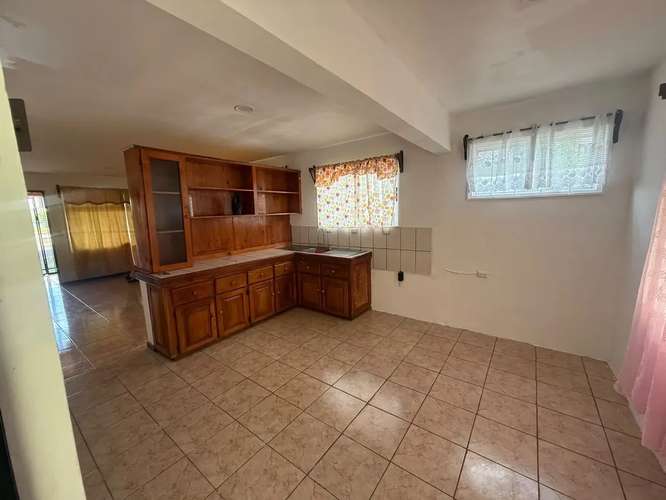 SE VENDE CASA EN SAN ISIDRO DE HEREDIA - Imagen 4