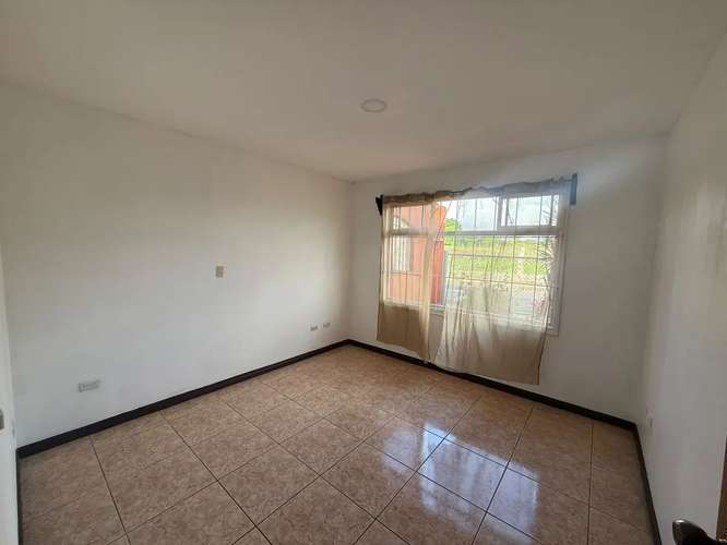 SE VENDE CASA EN SAN ISIDRO DE HEREDIA - Imagen 5
