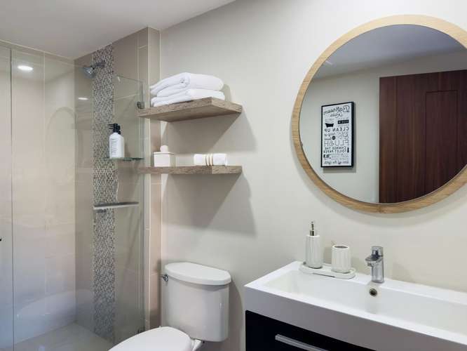 SE ALQUILA APARTAMENTO AMUEBLADO – CONDOMINIO AZENZA TOWERS, LA URUCA - Imagen 10