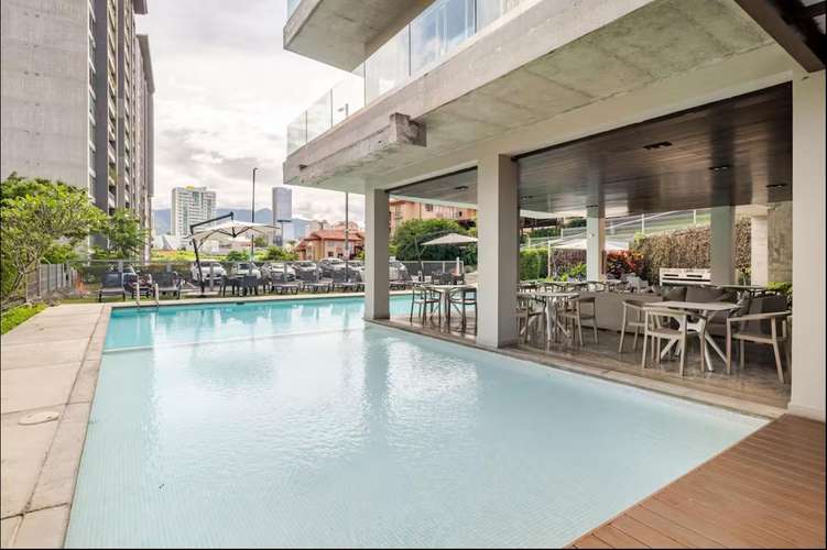 SE ALQUILA APARTAMENTO AMUEBLADO – CONDOMINIO AZENZA TOWERS, LA URUCA - Imagen 13