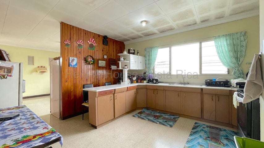 VENTA DE EXCLUSIVA PROPIEDAD CON USO MIXTO EN BARRIO ESCALANTE 984 m2 - Imagen 5