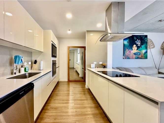 En Venta Apartamento Amueblado en Escazú Village - Imagen 7