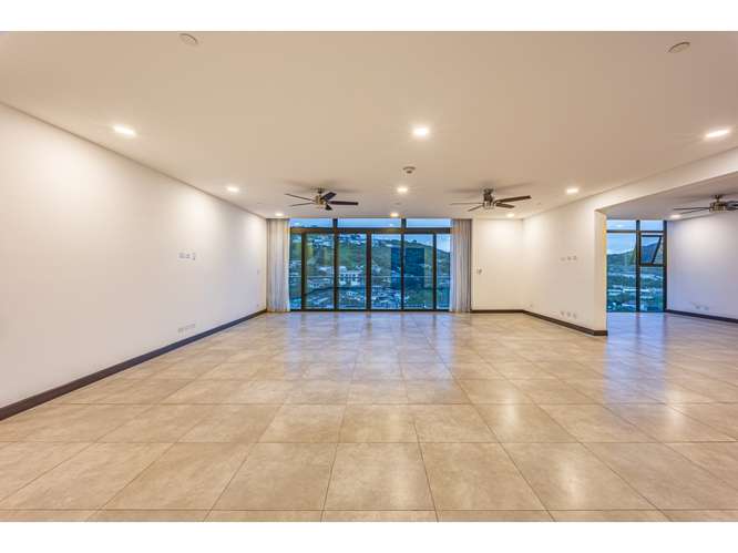 Apartamento de 4 habitaciones en Guachipelín, Escazú. - Imagen 5