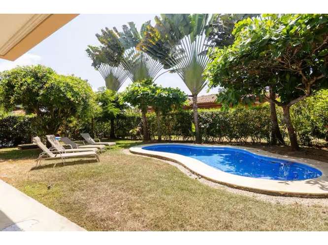 Casa con piscina en Playa Bejuco - Imagen 2