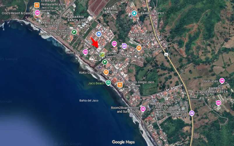 Local comercial en venta con contrato de arrendamiento vigente en Plaza Coral, Jacó centro