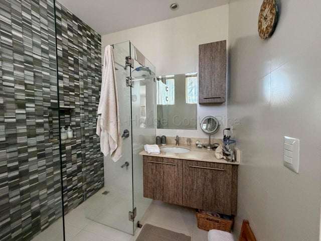 Venta de Apartamento en Piedades de Santa Ana RZ  - Imagen 16