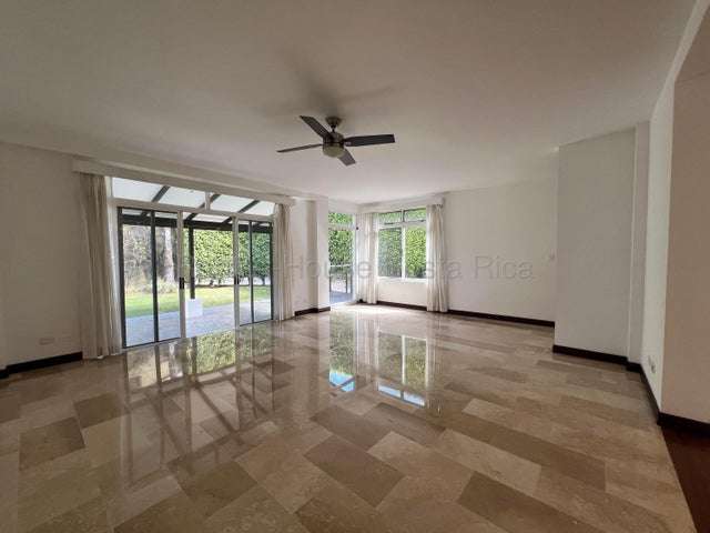 Venta de Casa de Lujo en Pozos de Santa Ana RZ - Imagen 3