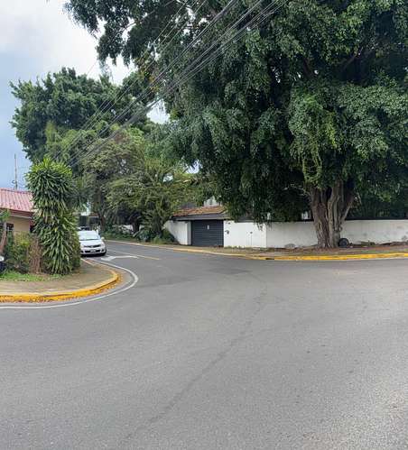 VENTA CASA ESCAZU.. USO MIXTO.. $ mts MULTIPLAZA /para banco /restaurante - Imagen 9