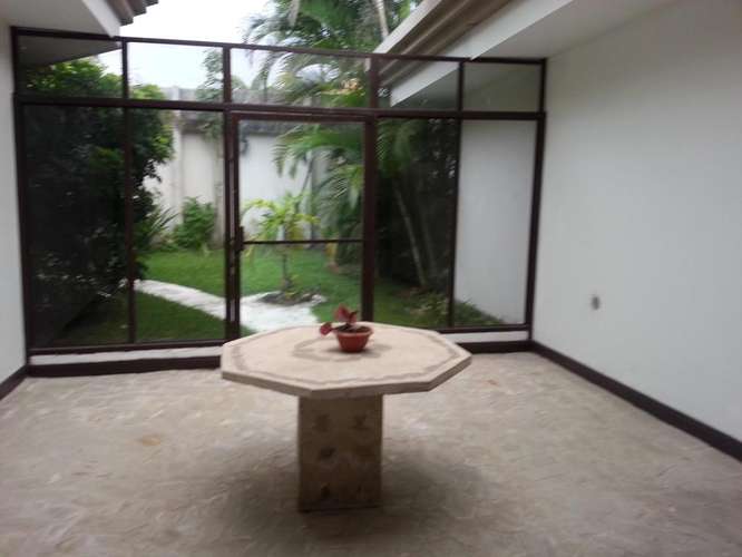 VENTA CASA ESCAZU.. USO MIXTO.. $ mts MULTIPLAZA /para banco /restaurante - Imagen 17