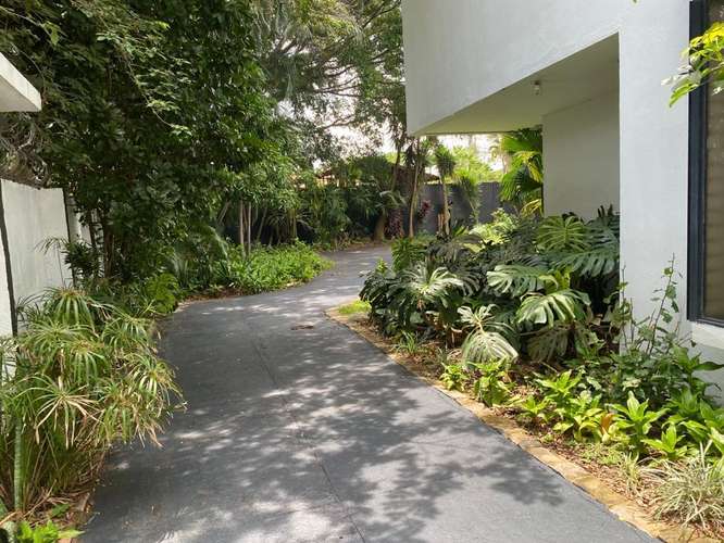 VENTA CASA ESCAZU.. USO MIXTO.. $ mts MULTIPLAZA /para banco /restaurante - Imagen 4