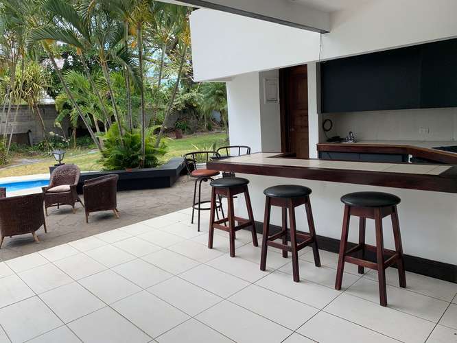 VENTA CASA ESCAZU.. USO MIXTO.. $ mts MULTIPLAZA /para banco /restaurante - Imagen 20