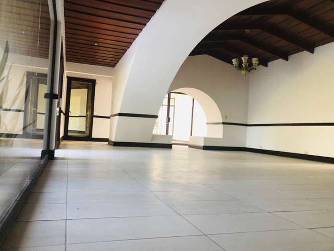 VENTA CASA ESCAZU.. USO MIXTO.. $ mts MULTIPLAZA /para banco /restaurante - Imagen 18