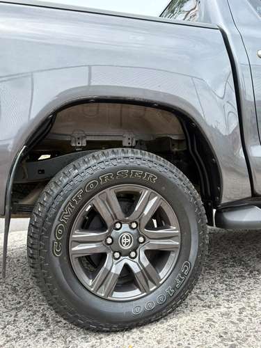 Toyota Hilux 2024 SRV 4x4 Automática Diésel · Único dueño · 18.000 km
