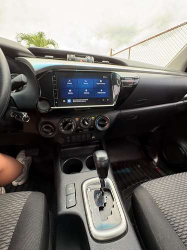 Toyota Hilux 2024 SRV 4x4 Automática Diésel · Único dueño · 18.000 km