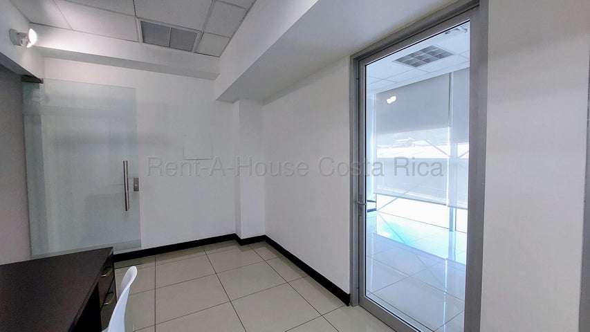 Alquiler de Oficina en Torre Comercial de Plaza Murano-Santa Ana.  NEGOCIABLE - Imagen 15