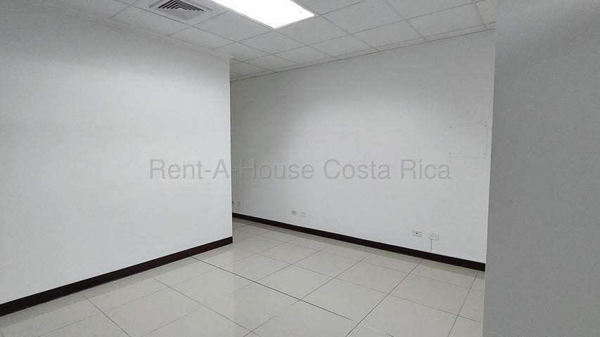 Alquiler de Oficina en Torre Comercial de Plaza Murano-Santa Ana.  PISO 2 NEGOCIABLE - Imagen 7