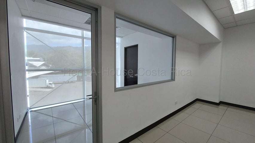 Alquiler de Oficina en Torre Comercial de Plaza Murano-Santa Ana.  PISO 2 NEGOCIABLE - Imagen 17