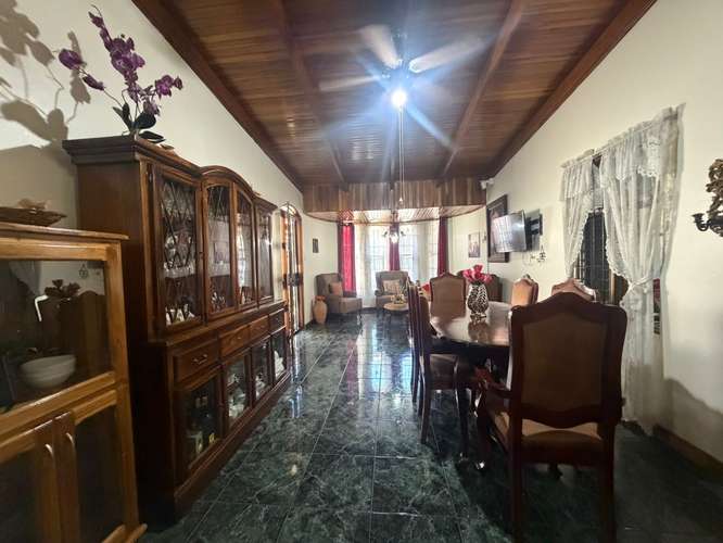 A la venta hermosa casa en La Trinidad de Alajuela 