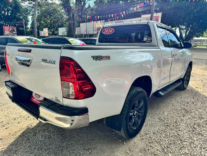 TOYOTA HILUX-2024-EXTRA CABINA-MANUAL-TDI-CAJA 6TA-