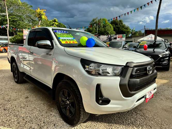 TOYOTA HILUX-2024-EXTRA CABINA-MANUAL-TDI-CAJA 6TA-