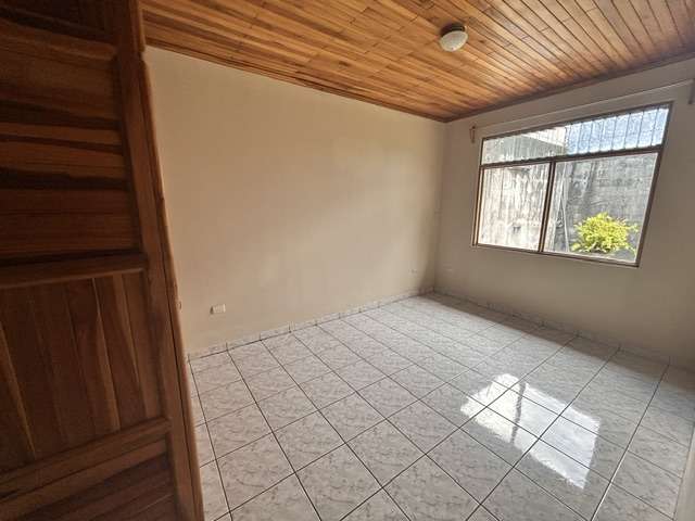 Alquiler de casa en zona residencial, Mercedes Norte, Heredia - Imagen 12