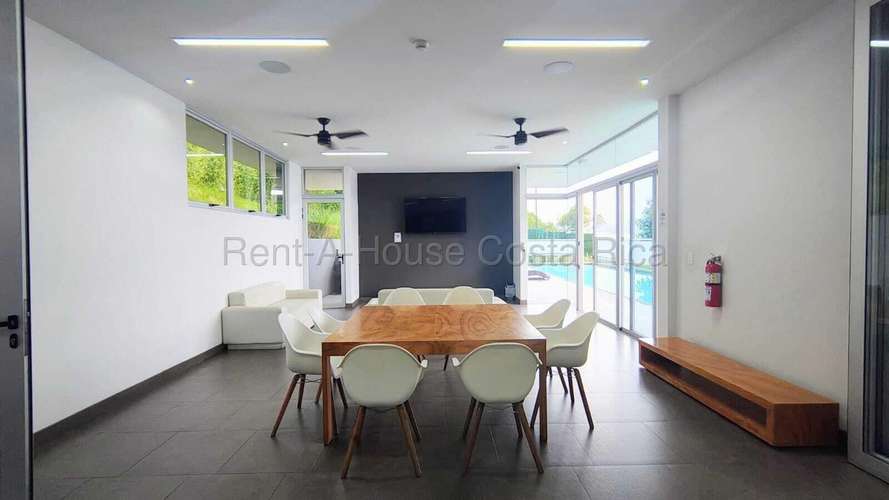Exclusivo apartamento moderno de 106 m² con balcón y vistas a la montaña en Condominio CAIA, Escazú - Imagen 19