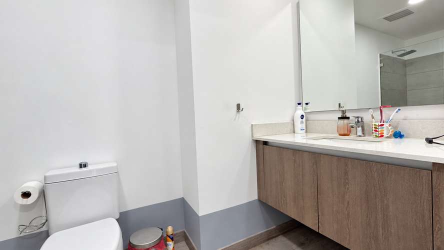 Exclusivo apartamento moderno de 106 m² con balcón y vistas a la montaña en Condominio CAIA, Escazú - Imagen 16