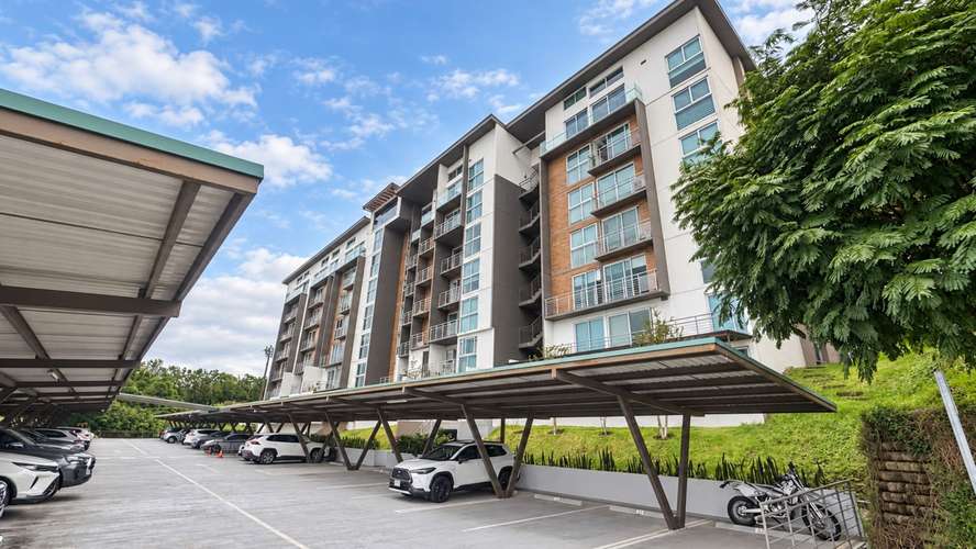 Exclusivo apartamento moderno de 106 m² con balcón y vistas a la montaña en Condominio CAIA, Escazú