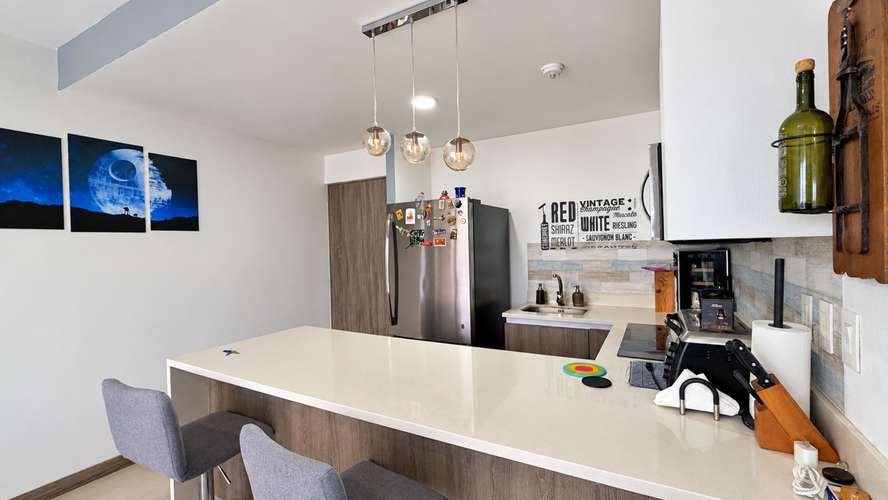 Exclusivo apartamento moderno de 106 m² con balcón y vistas a la montaña en Condominio CAIA, Escazú - Imagen 4