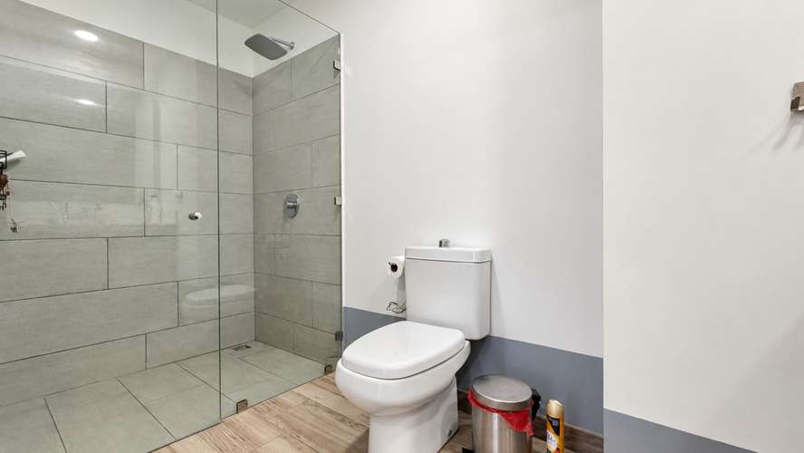 Exclusivo apartamento moderno de 106 m² con balcón y vistas a la montaña en Condominio CAIA, Escazú - Imagen 17